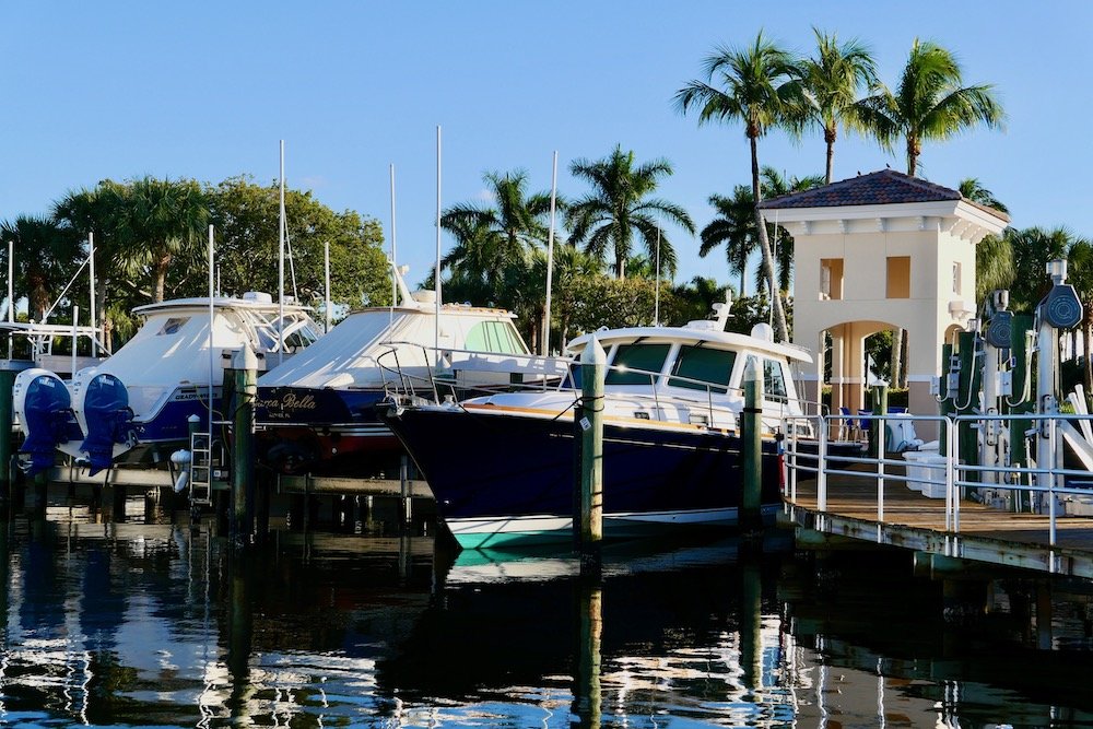 Pelican Isle Yacht Club Gulf Access in Naples Florida